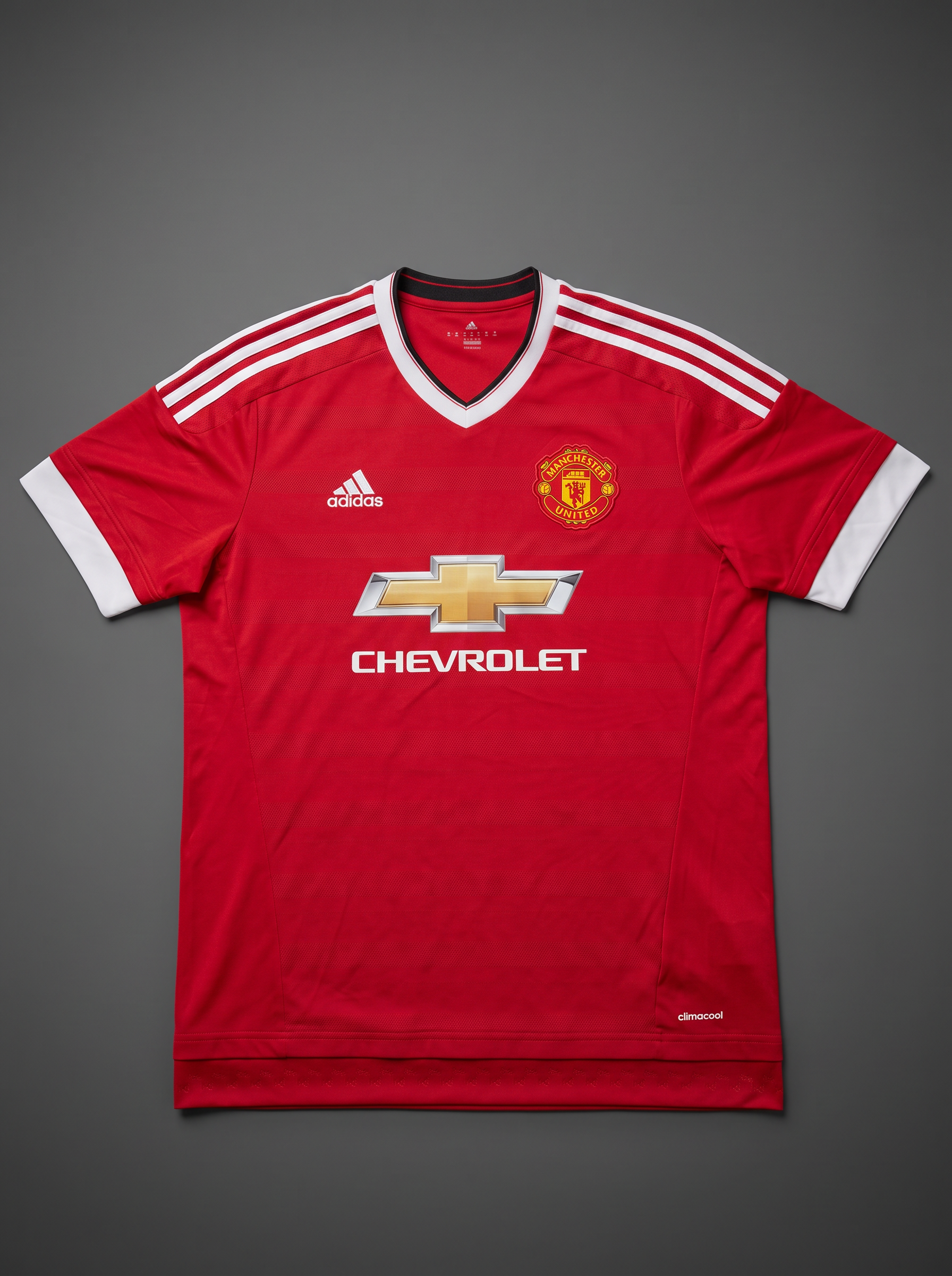 Manchester United 2015-16 Home shirt laid flat